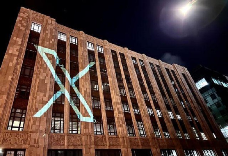 Musk muda o logo do Twitter para criar o super aplicativo X