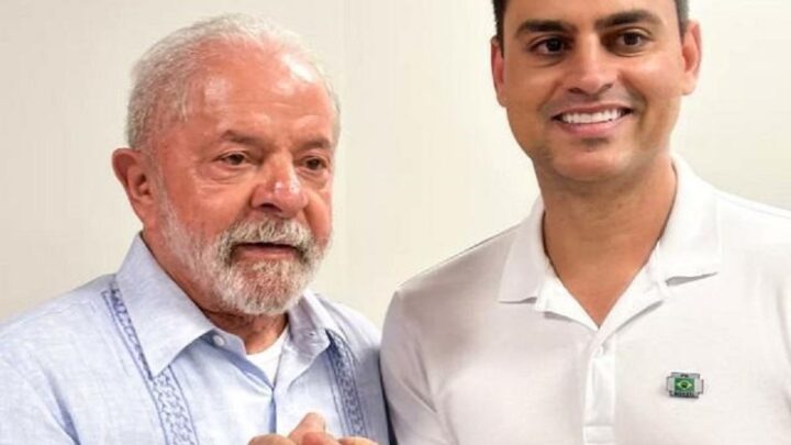 Presidente do PL pede expulsão de deputado do partido que tirou foto com Lula