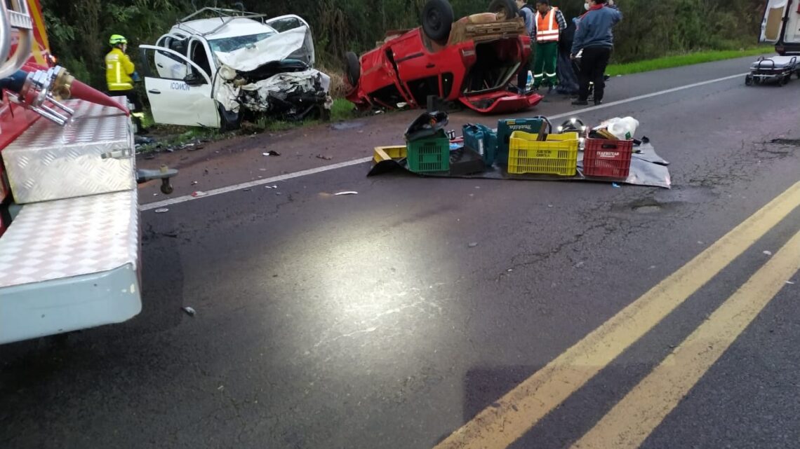 Grave acidente na BR-282, em Ponte Serrada, deixa três pessoas mortas