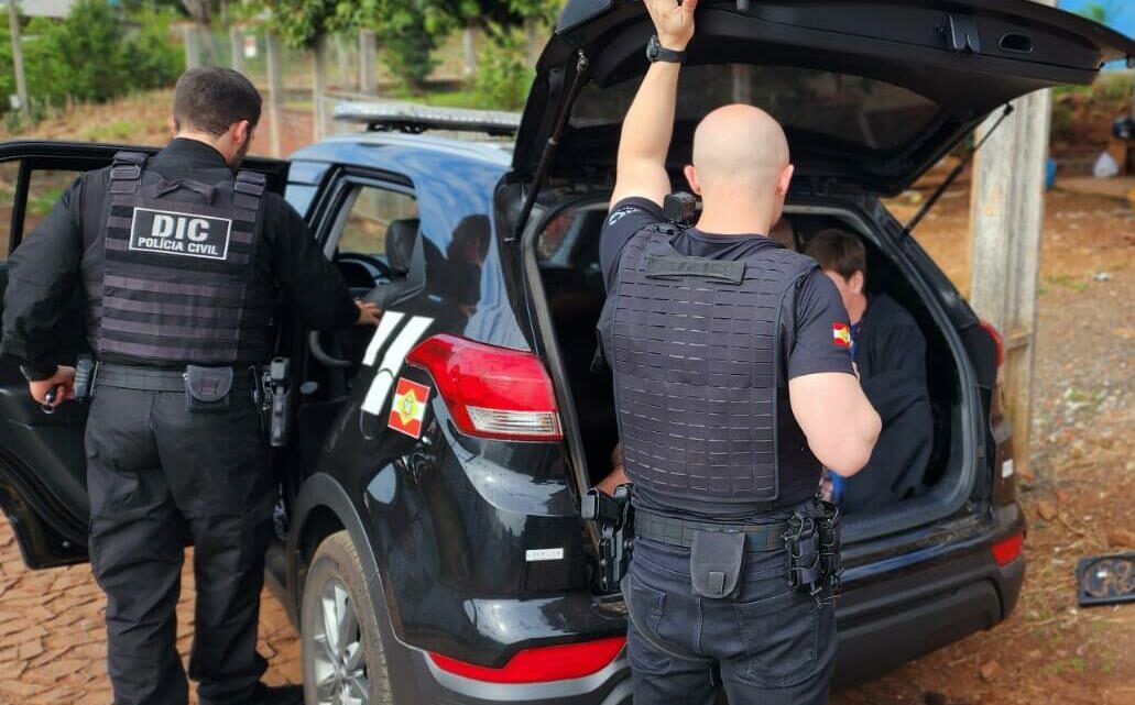 Vídeo: Polícia Civil prende dois homens durante operação no Oeste do Estado