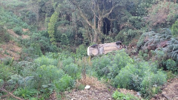 Passageiro morre após carro capotar na Serra de SC