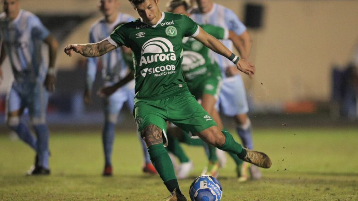 Chapecoense e Londrina empatam em 1 a 1 no Estádio do Café