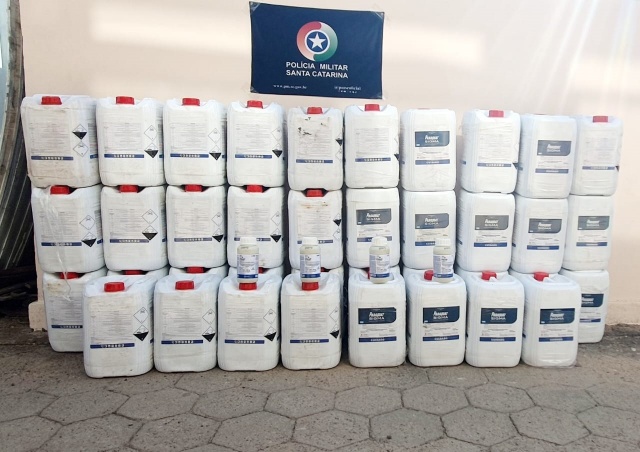 Polícia Militar apreender 764 litros de agrotóxicos em Dionísio Cerqueira