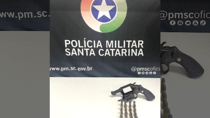 Homem é preso por ameaçar esposa e enteado com arma de fogo no Oeste do Estado