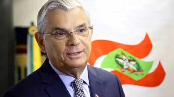 Eduardo Pinho Moreira prestes a receber a aposentadoria de ex-governador