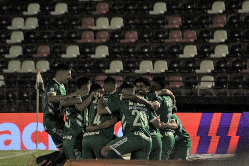 Chapecoense vence Botafogo-SP fora de casa e deixa Z4 da Série B