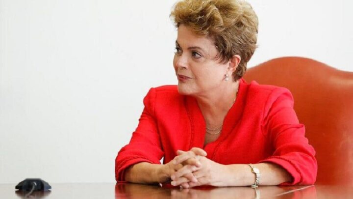Deputados de SC assinam projeto para anular impeachment de Dilma