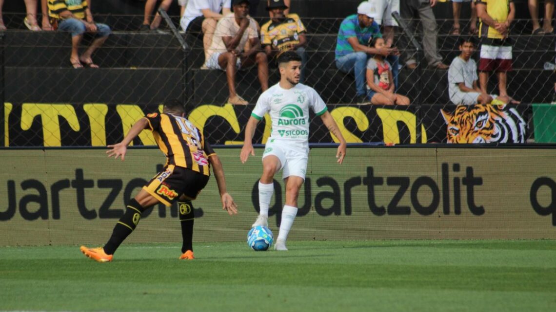 Chapecoense vence Novorizontino de virada fora de casa