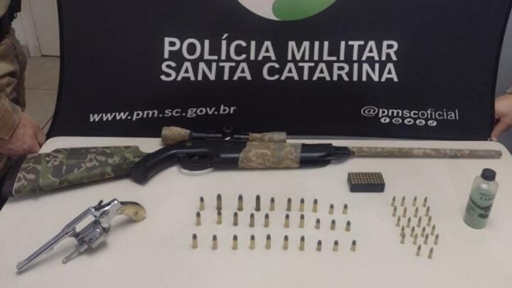 Polícia Militar apreende arma de fogo no bairro Efapi em Chapecó