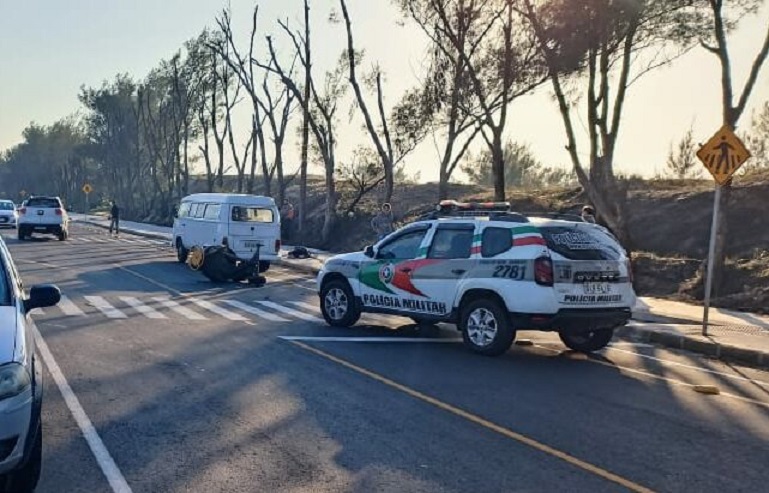 Ciclista morre ao ser atropelado na frente do filho no Sul de SC