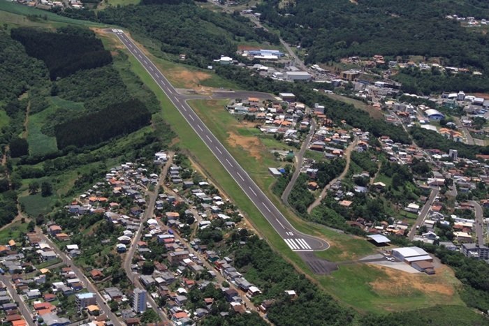 Cinco pessoas são condenadas por improbidade administrativa em caso que envolveu o aeroporto de Videira e gerou prejuízo ao Município