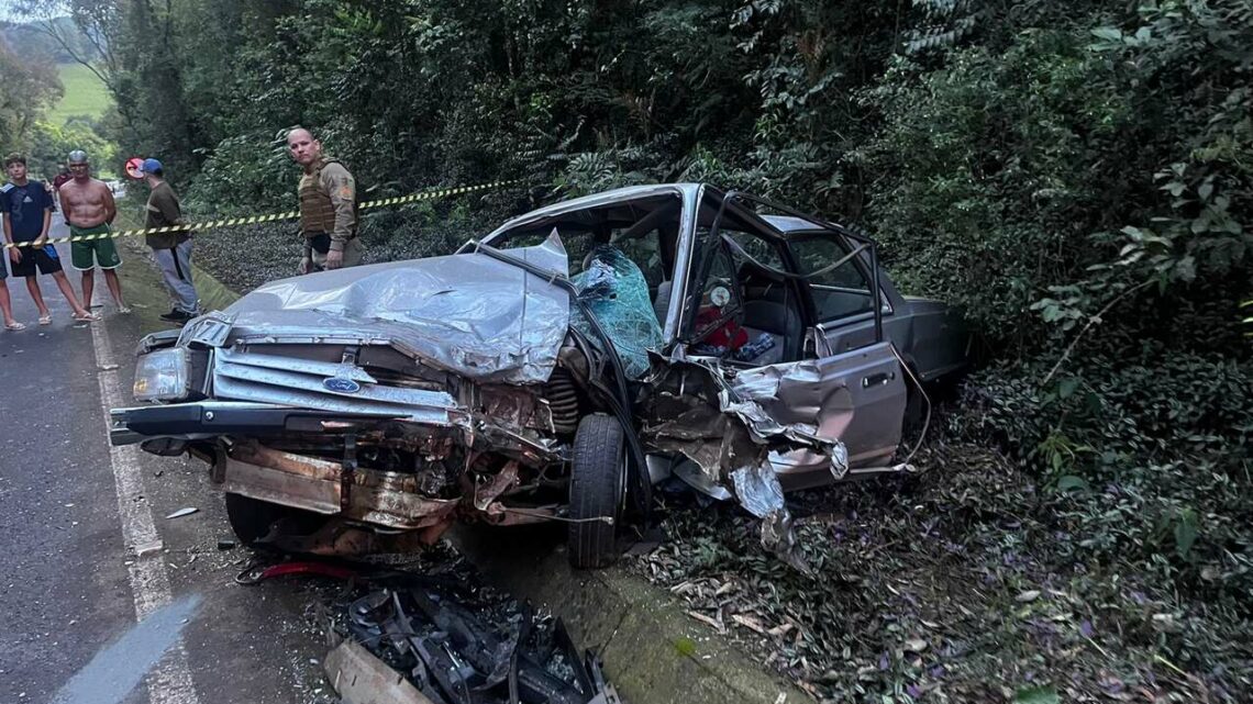 Colisão frontal deixa uma vítima fatal na SC 283 em Planalto Alegre