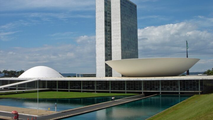 Prêmio irá eleger melhores parlamentares brasileiros
