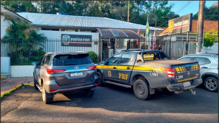PRF flagra em Guaraciaba um motorista conduzindo uma Toyota SW4 clonada