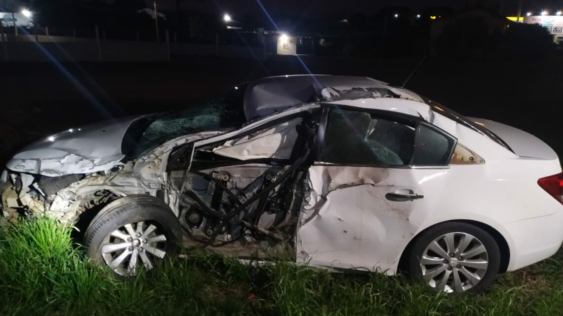 Motorista com sinais de embriaguez colide contra caminhão na BR-282 em Faxinal dos Guedes