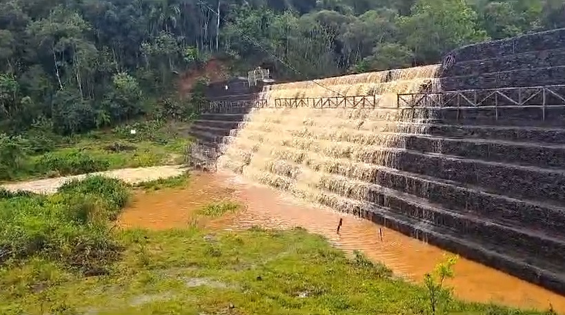 Vídeo: barragem de contenção em Concórdia transborda após altos volumes de chuva