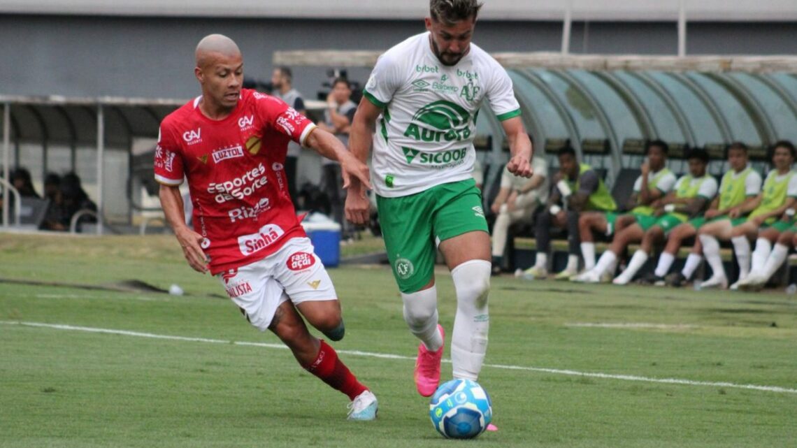 Chapecoense empata com o Vila Nova e segue na zona de rebaixamento