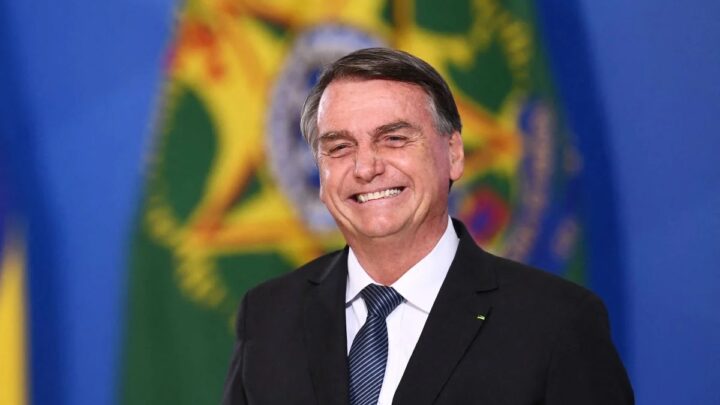 CCJ da Assembleia aprova concessão do título de cidadão de SC a Jair Bolsonaro
