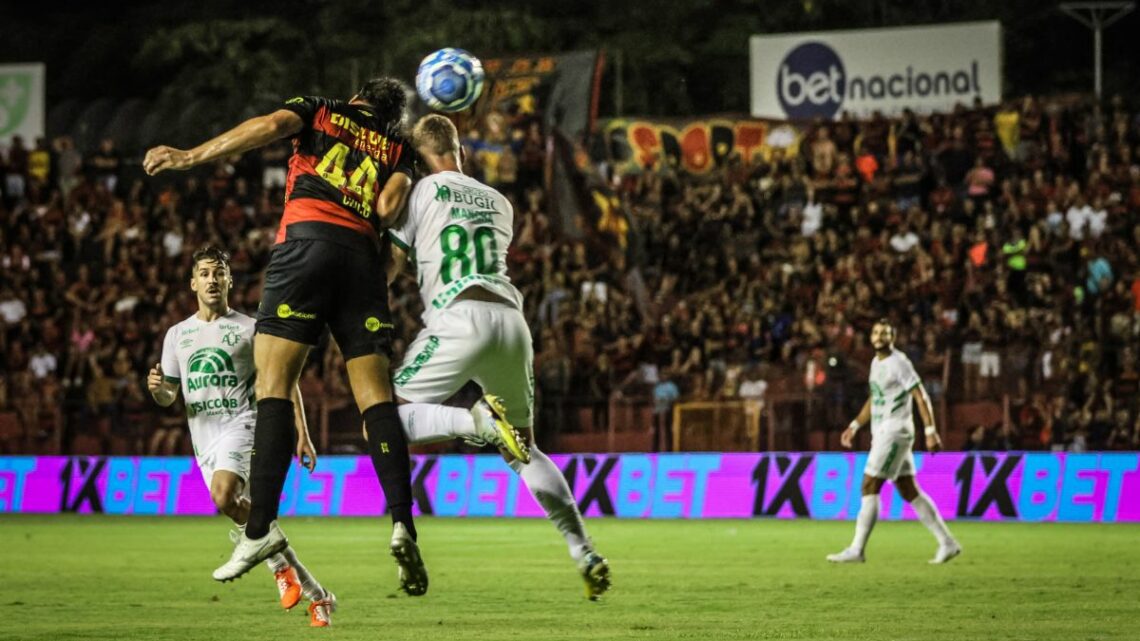 Chapecoense perde mais uma e segue firme para série C