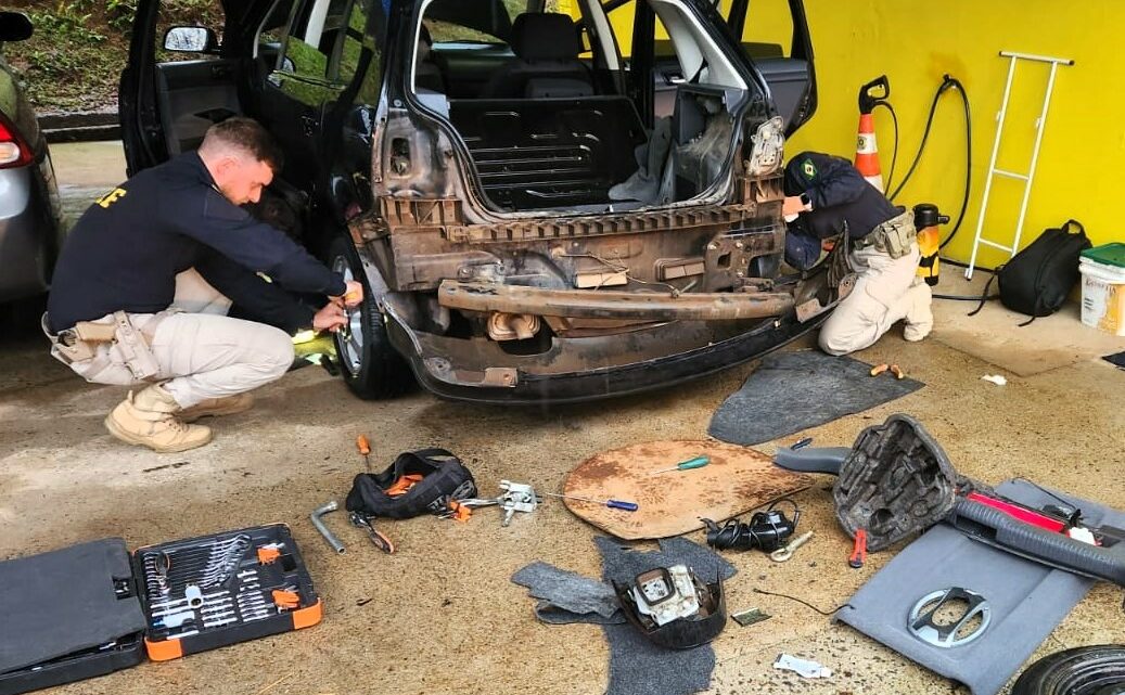 PRF localiza pacotes de crack escondidos em lataria de carro na BR-480 em Chapecó