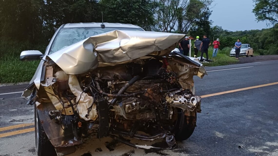 Viatura descaracterizada e veículo colidem em Nova Itaberaba Viatura descaracterizada e veículo colidem em Nova Itaberaba