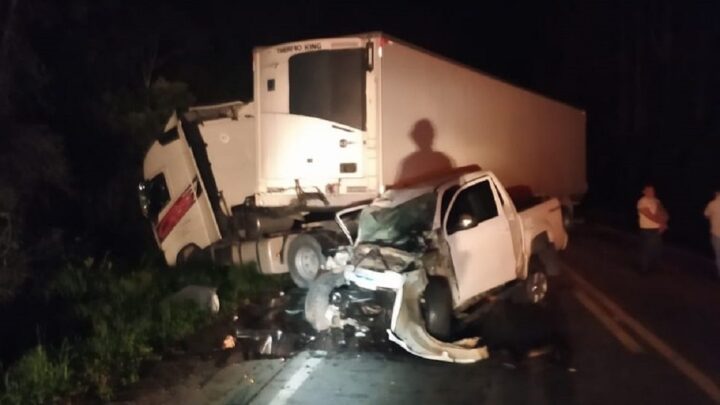 Motorista morre em colisão frontal entre dois veículos na Serra Catarinense