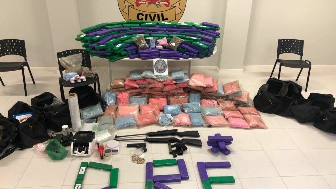 Cerca de 575 mil comprimidos são encontrados em uma das maiores apreensões de ecstasy em SC