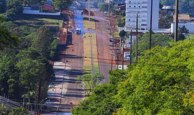 Imagens: asfalto avança no prolongamento sul da avenida Getúlio Vargas em Chapecó