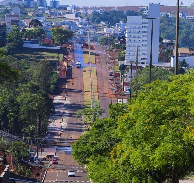 Imagens: asfalto avança no prolongamento sul da avenida Getúlio Vargas em Chapecó