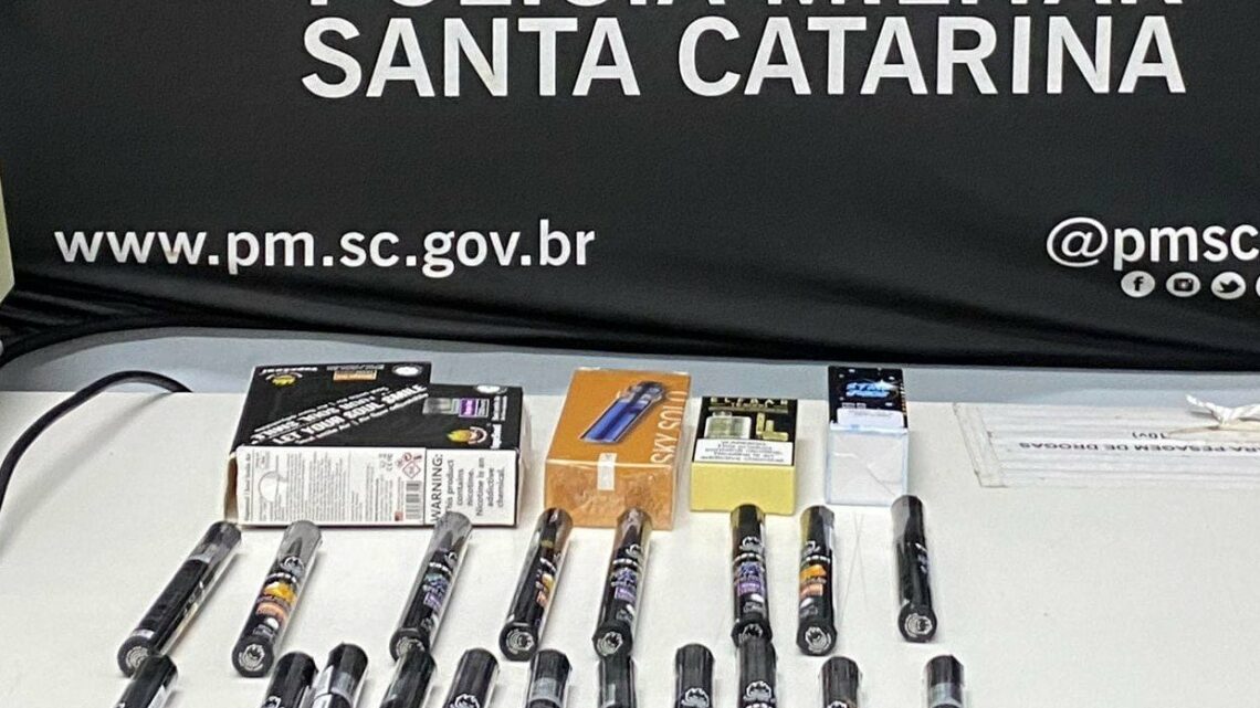 Lojista é presa por comércio de cigarros eletrônicos em Caçador