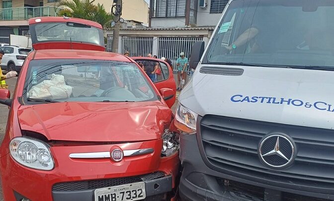 Van que levava pacientes de Faxinal dos Guedes para exames se envolve em acidente em Chapecó