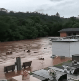 Vídeo: túmulos ficam embaixo d’água após chuva no Oeste de SC