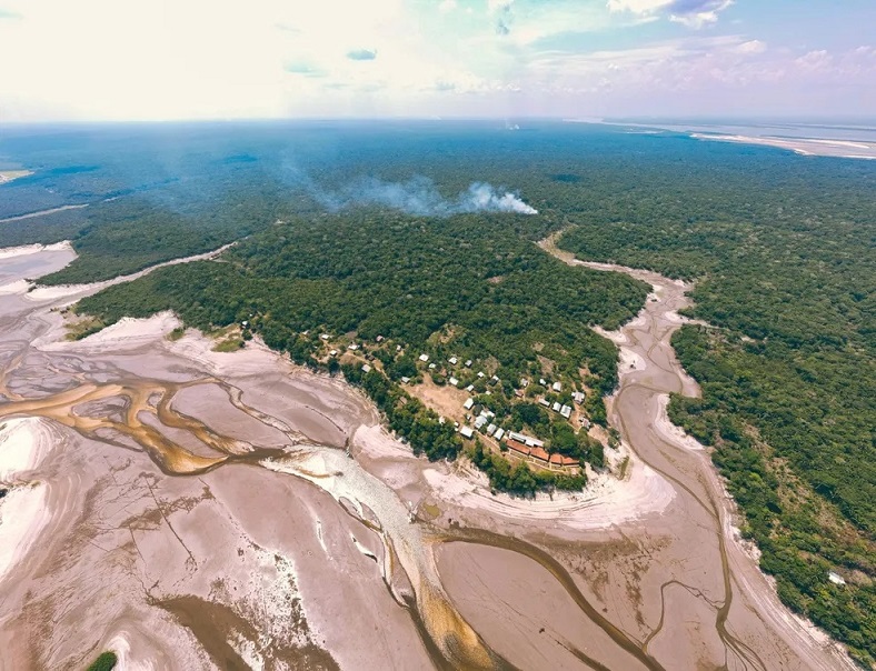 Seca histórica no Amazonas afeta milhares de famílias