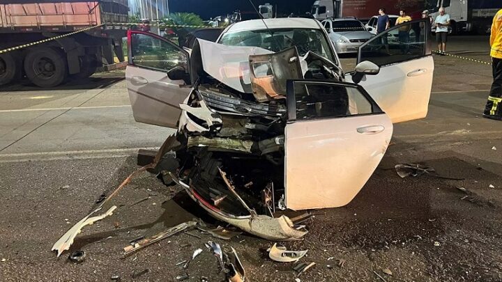 Colisão entre carro e caminhão deixa homem de 35 anos gravemente ferido na SC-155 em Abelardo Luz