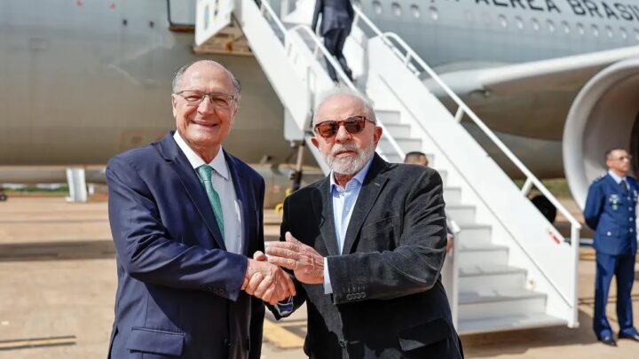 Lula embarca para nova viagem e visitará mais três países
