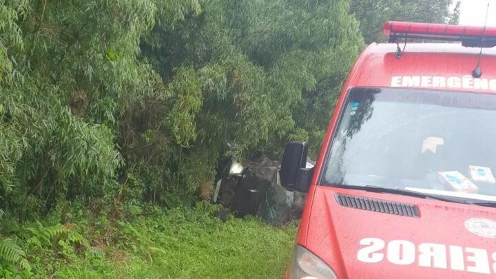 Motorista morre após colisão contra carreta com placas de Chapecó na BR-280