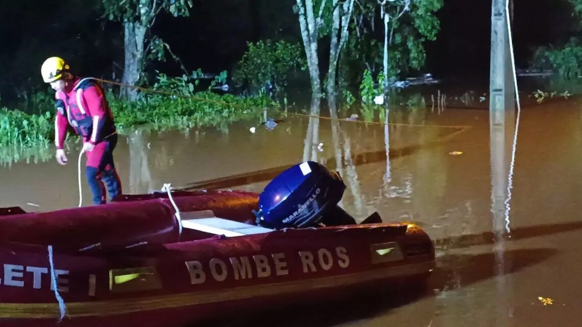 Duas pessoas morrem após carro afundar em área alagada em Taió
