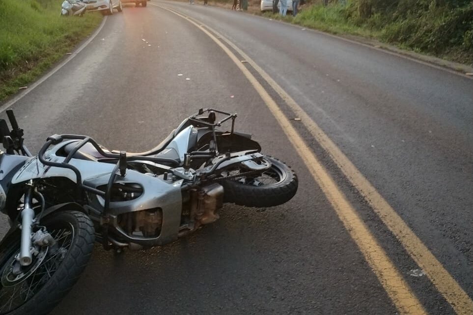 Motociclista morre após bater de frente contra carro na SC-283