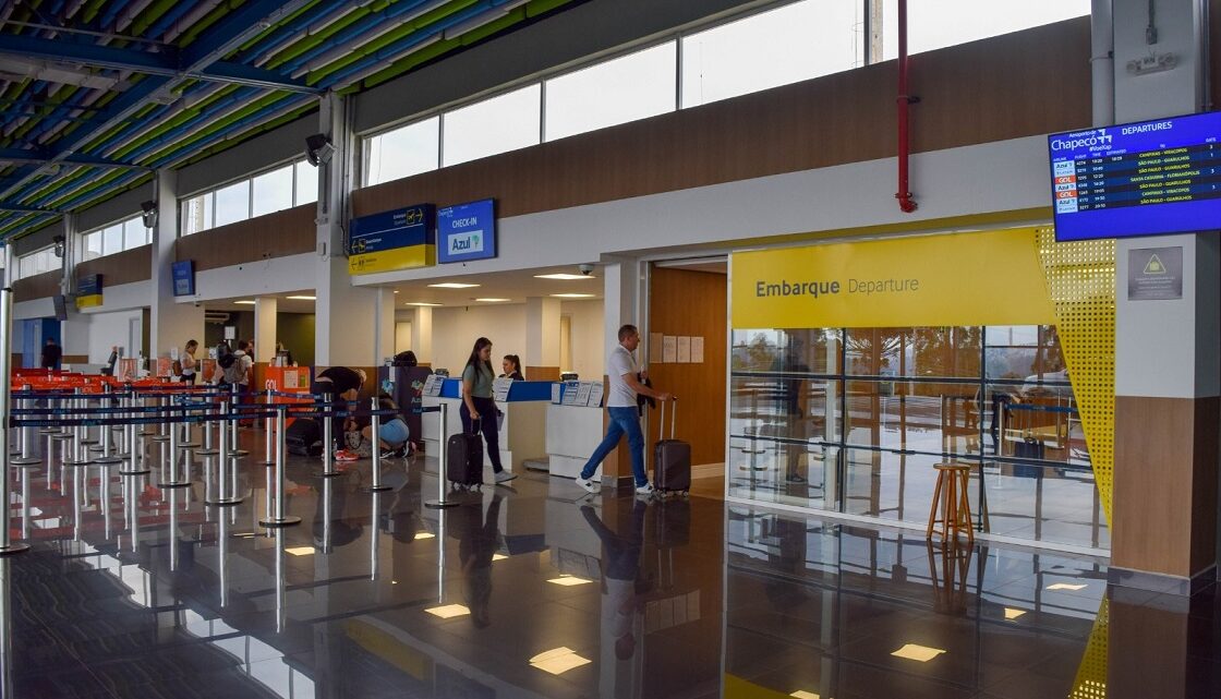 Aeroporto de Chapecó tem aumento de 22% na movimentação de passageiros e já supera total registrado ao longo de 2022