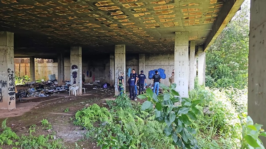 Homem é encontrado morto em construção abandonada em Chapecó