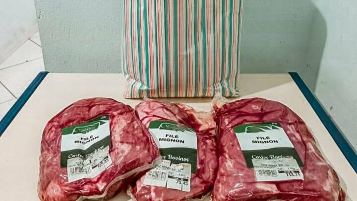 Quatro pessoas são presas por furtos de carnes e fritadeira elétrica em supermercado