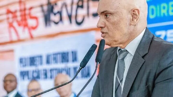 À vontade, Moraes inaugura projeto de Lula