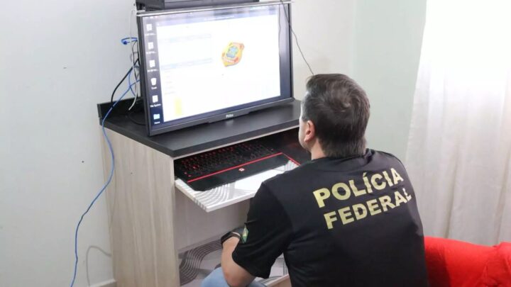 Homem é preso durante operação da PF contra crimes de abuso sexual na internet
