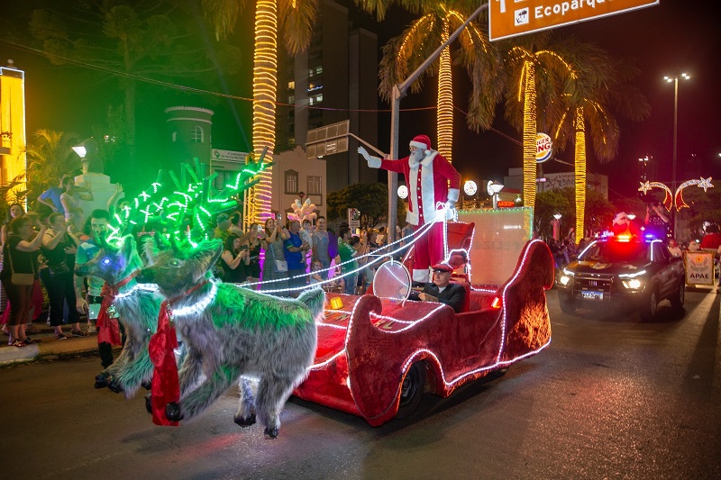 Programação do Natal da Família de Chapecó tem chegada de Papai Noel e desfile natalino