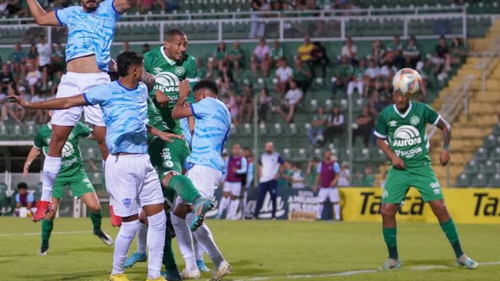 Chapecoense cede empate no final contra o Barra na Arena Condá