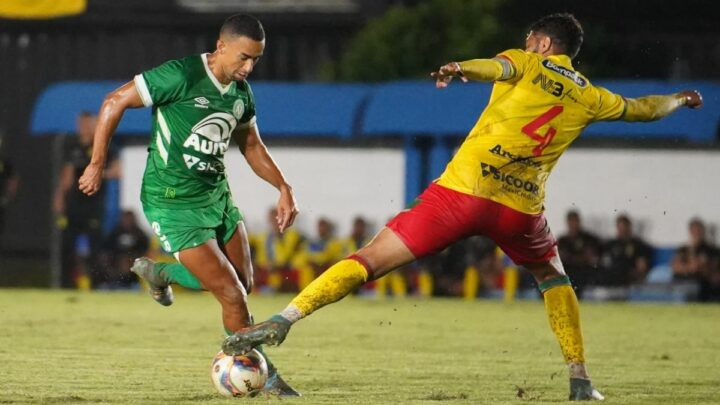 Chapecoense e Brusque empatam sem gols pelo Campeonato Catarinense
