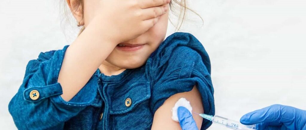 Escolas não poderão negar matrículas de crianças não vacinadas contra Covid-19 em SC