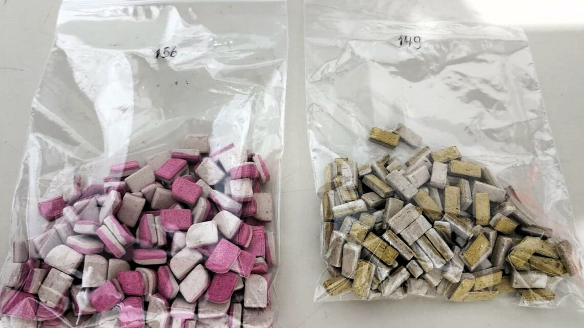 Mulher é detida com 285 comprimidos de ecstasy em SC
