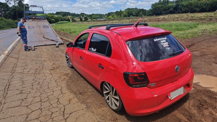 PRF flagra condutora em veículo com suspensão adulterada em Cunha Porã