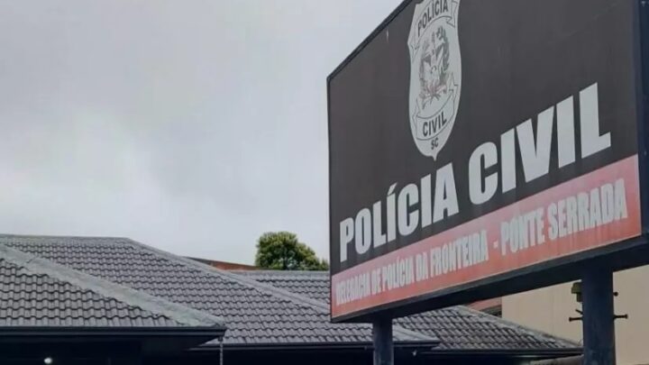 Homem de 25 anos é preso suspeito de furtos em prédio público em SC